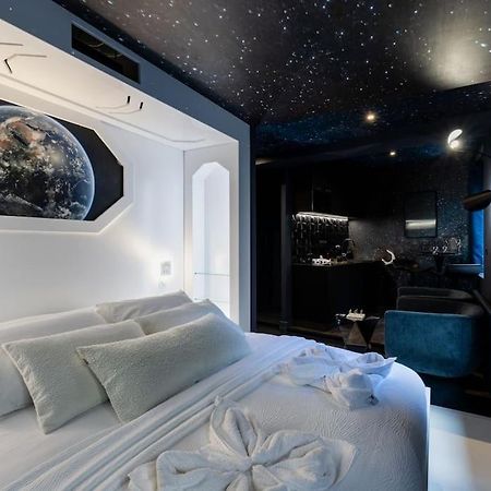 Galaxy La Tete Dans Les Etoiles Apartment Riom Bagian luar foto
