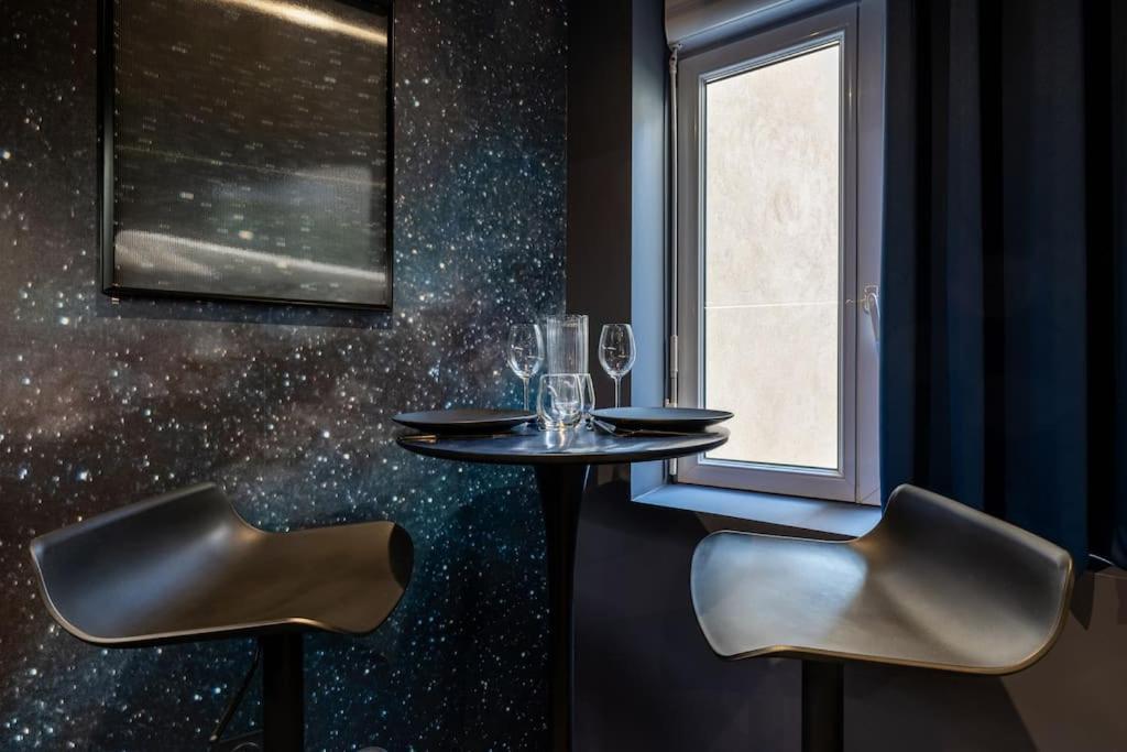 Galaxy La Tete Dans Les Etoiles Apartment Riom Bagian luar foto
